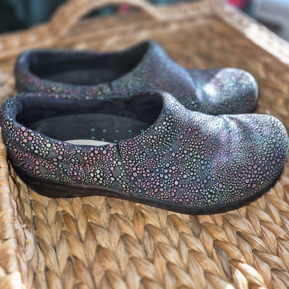 Klogs Mission Rainbow, Women's Size 8M, Multi-Color, EUC